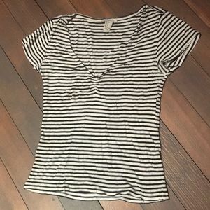 Forever 21 B+W Striped V Neck